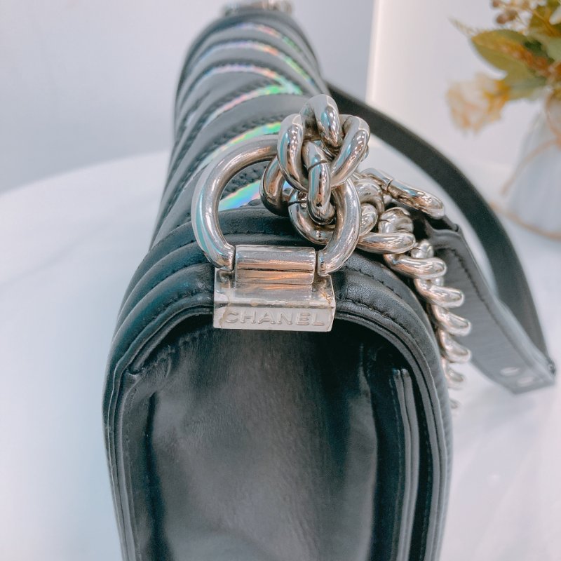 MS0677 Chanel 香奈兒中號翻蓋式鍊帶包包 Boy Medium Chevron Calfksin and PVC Holographic-19