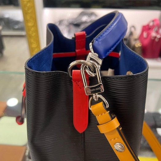 東區正精品㊣LV M52853 NEONOE BB EPI黑黃紅全皮水波紋束口水桶包肩背包斜背包兩用包 RZ6386-2