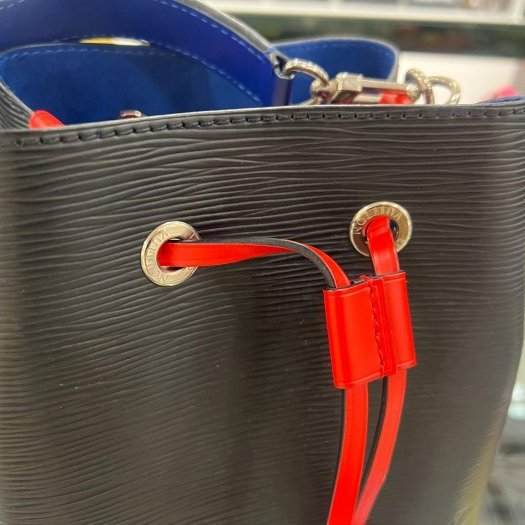 東區正精品㊣LV M52853 NEONOE BB EPI黑黃紅全皮水波紋束口水桶包肩背包斜背包兩用包 RZ6386-4