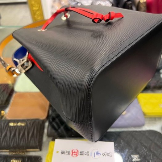 東區正精品㊣LV M52853 NEONOE BB EPI黑黃紅全皮水波紋束口水桶包肩背包斜背包兩用包 RZ6386-7