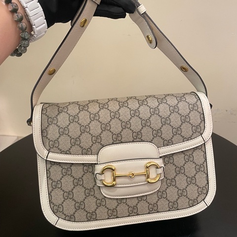 Gucci/古馳1955馬銜扣馬鞍包💟白色皮革鑲邊，肩帶可調節，單肩/斜挎 尺寸約25x18x8cm