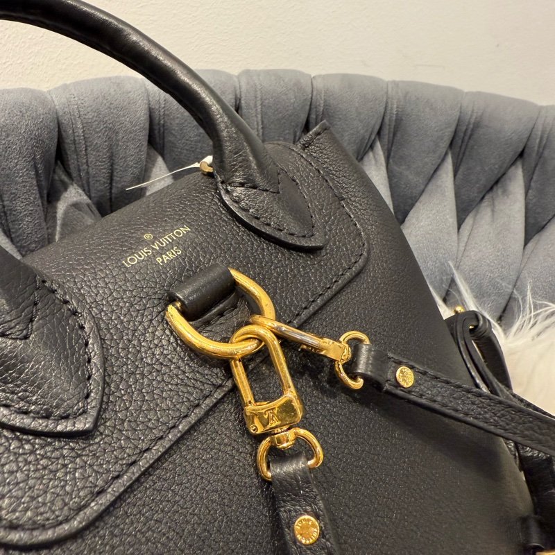 LV 黑金mini 後背包 小書包-6