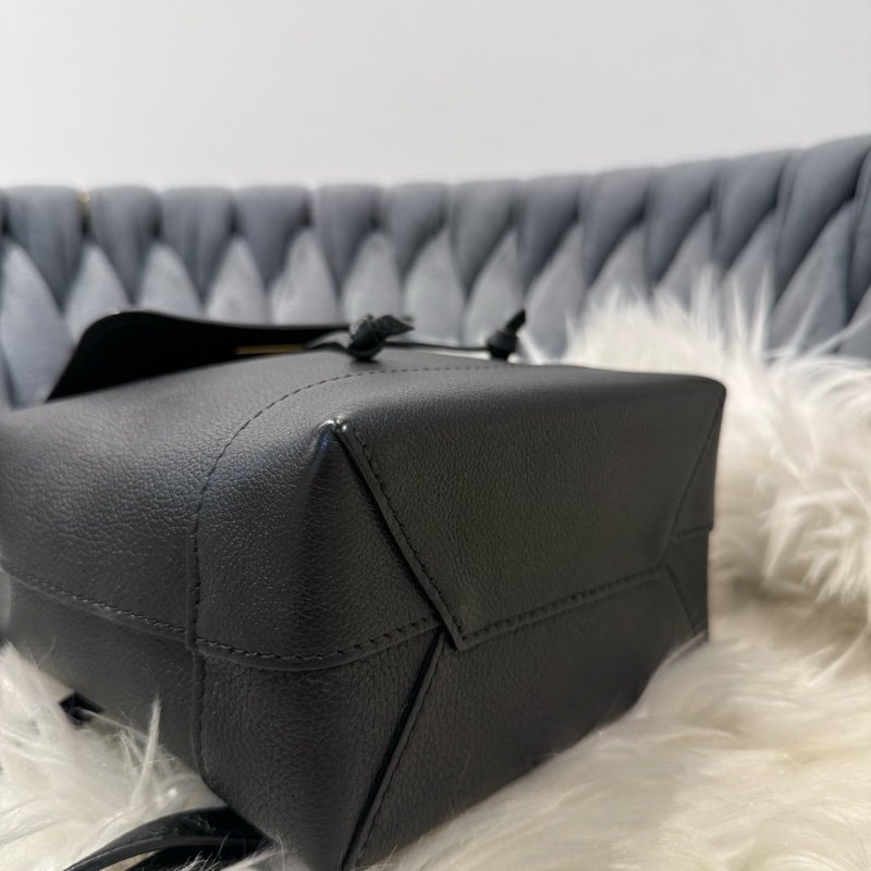 LV 黑金mini 後背包 小書包-7