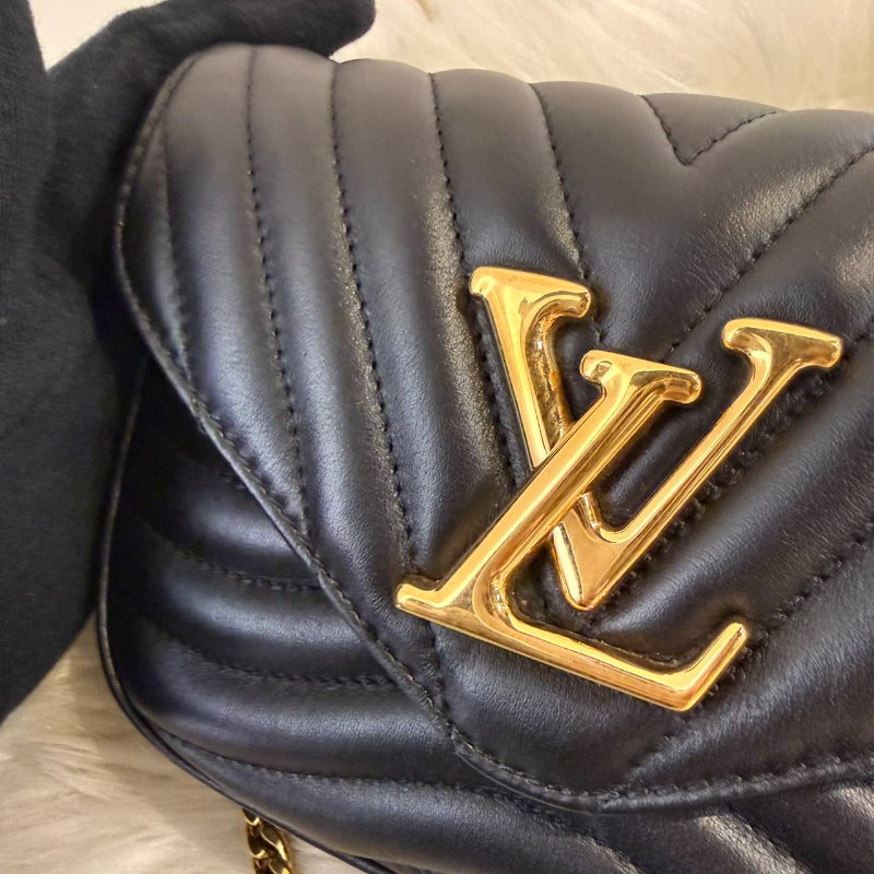 LV New Wave Multi-Pochette 黑色小牛皮斜背包-5