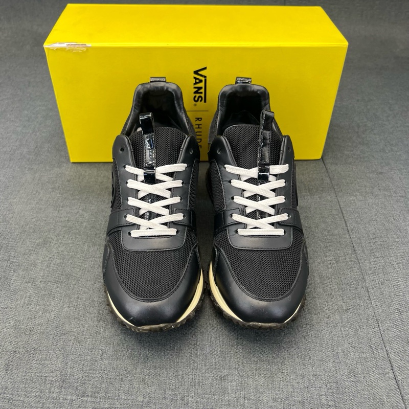 Louis Vuitton路易威登 runaway 黑色運動鞋 36碼-1