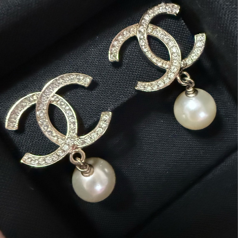 稀有全新 夾式chanel 香奈兒 雙c 垂墜式 珍珠耳環-1