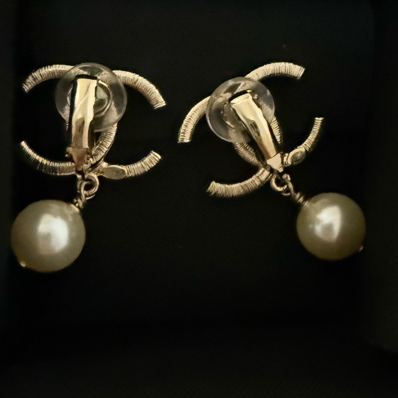 稀有全新 夾式chanel 香奈兒 雙c 垂墜式 珍珠耳環-4