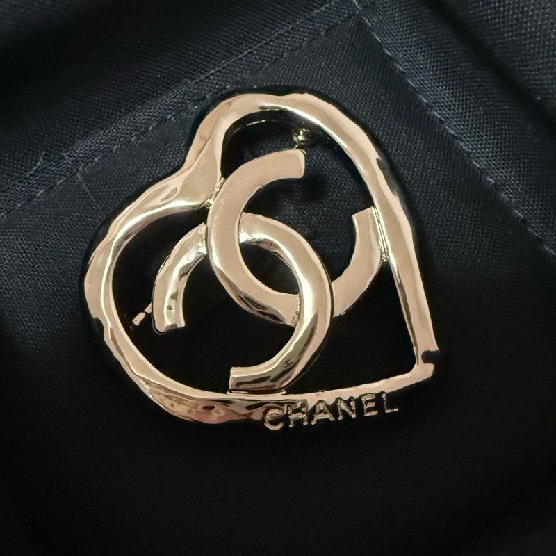 Chanel 全新 熱門愛心 胸針 別針 香奈兒-0