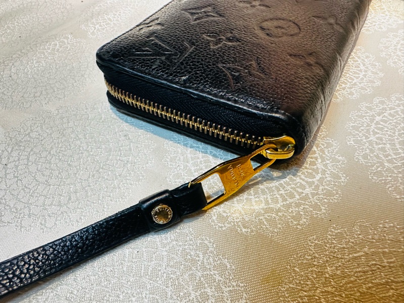 LV全黑皮革長夾-1