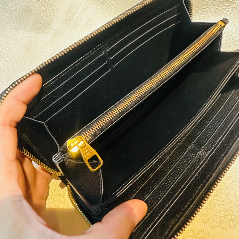 LV全黑皮革長夾-5