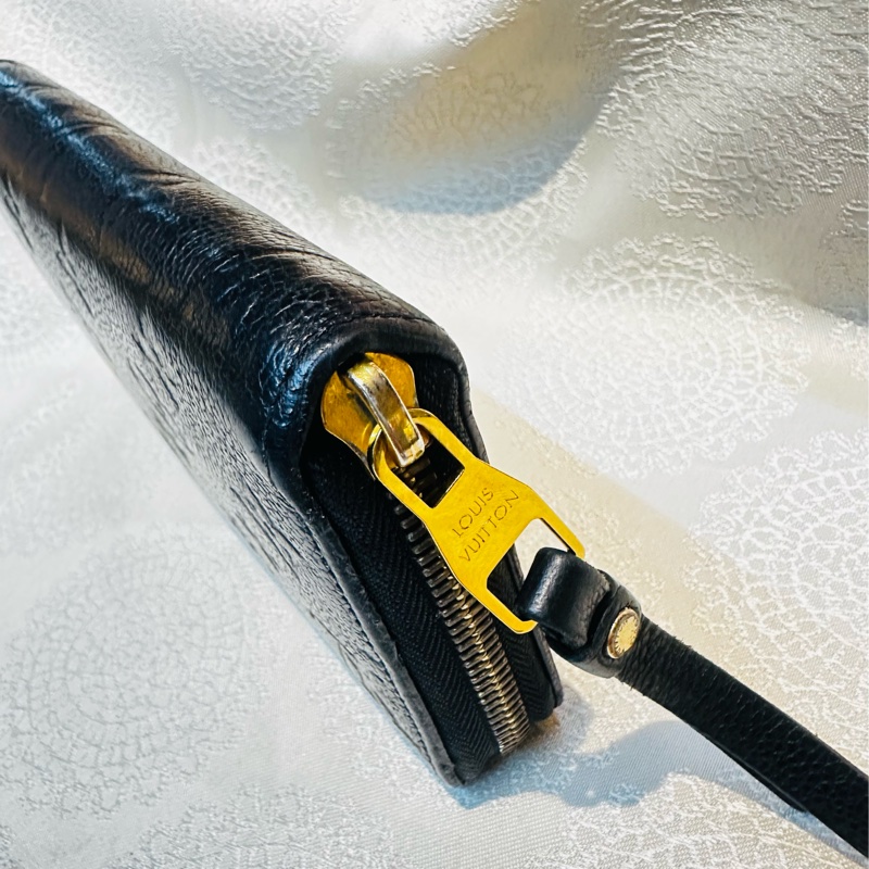 LV全黑皮革長夾-10