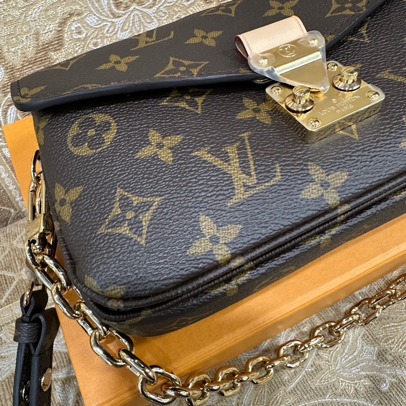 LV 原花金釦Pochette Metis East West手提肩斜背郵差包M46279-4
