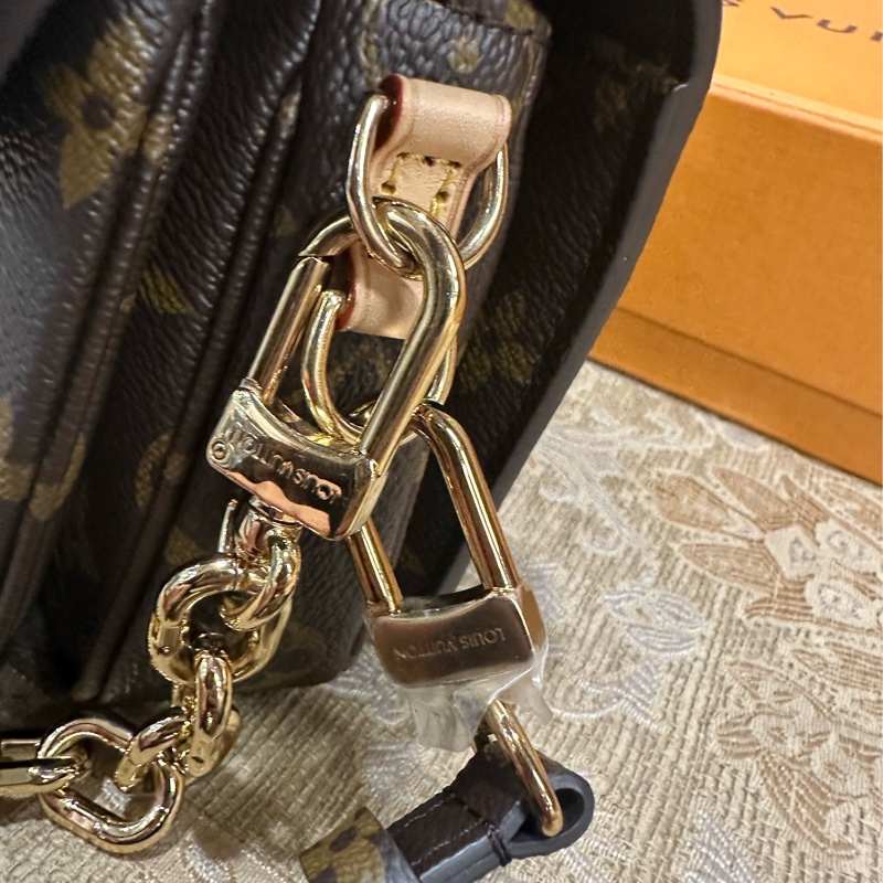 LV 原花金釦Pochette Metis East West手提肩斜背郵差包M46279-13