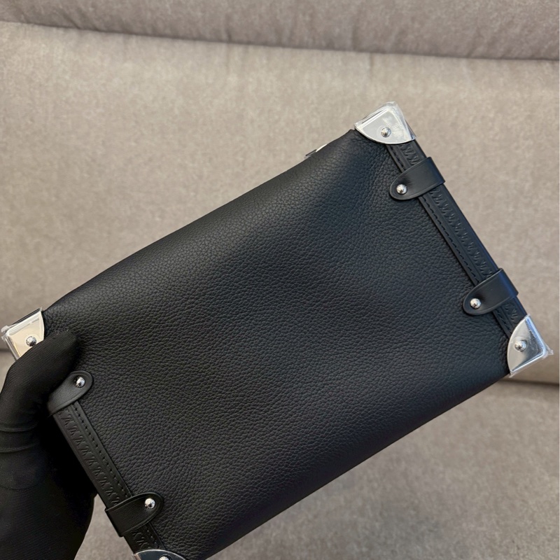 LV新款side trunk-3