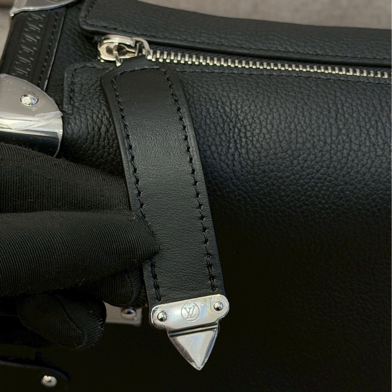 LV新款side trunk-6