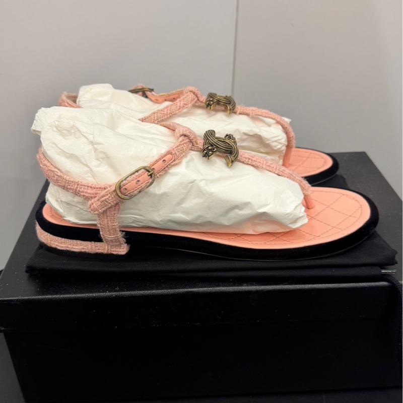 99新 香奈兒/chanel 粉色夾趾涼拖鞋 35碼 附件：塵袋-2