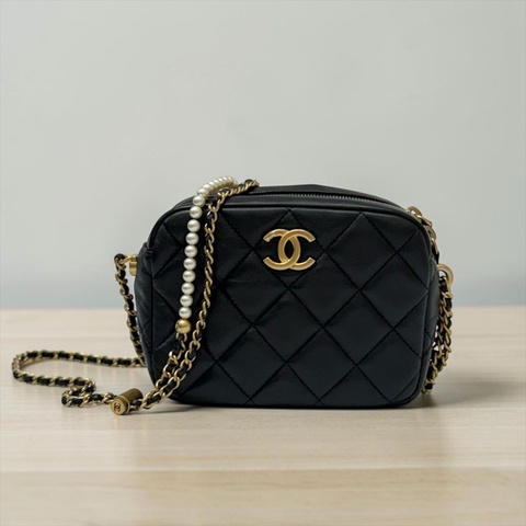 莉亞精品♡ Chanel 珍珠鏈相機包 二手美包