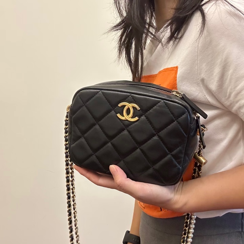 莉亞精品♡ Chanel 珍珠鏈相機包 二手美包-1