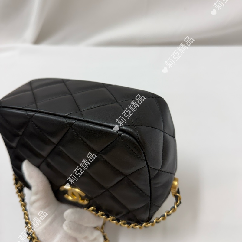 莉亞精品♡ Chanel 珍珠鏈相機包 二手美包-11