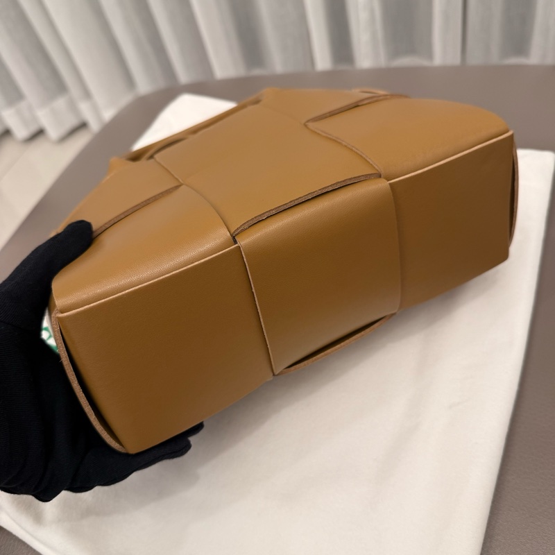 BOTTEGA VENETA BV Mini Arco Tote Bag 迷你托特包-9