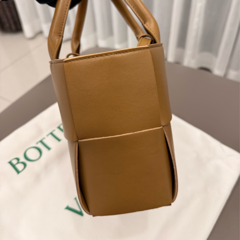BOTTEGA VENETA BV Mini Arco Tote Bag 迷你托特包-23