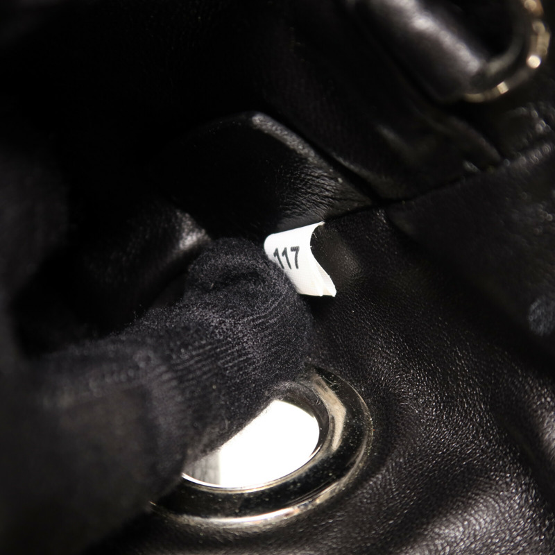 PRADA 牛皮皮革Rivet鏈帶肩背袋-7