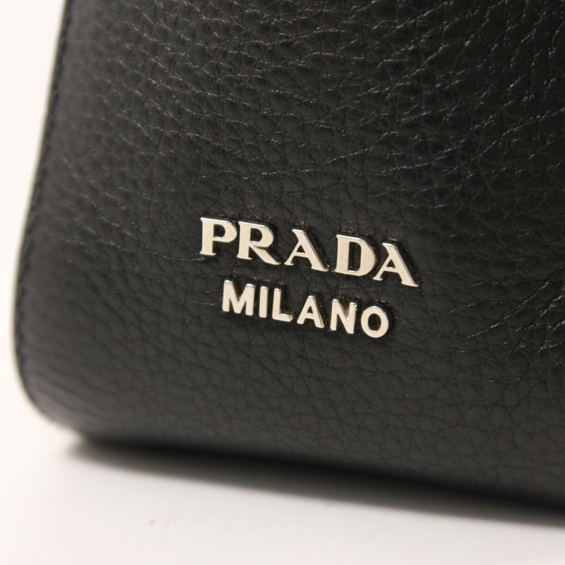 PRADA 牛皮皮革Rivet鏈帶肩背袋-12