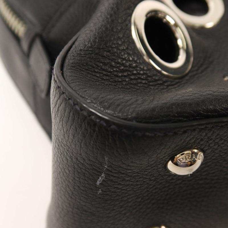 PRADA 牛皮皮革Rivet鏈帶肩背袋-15