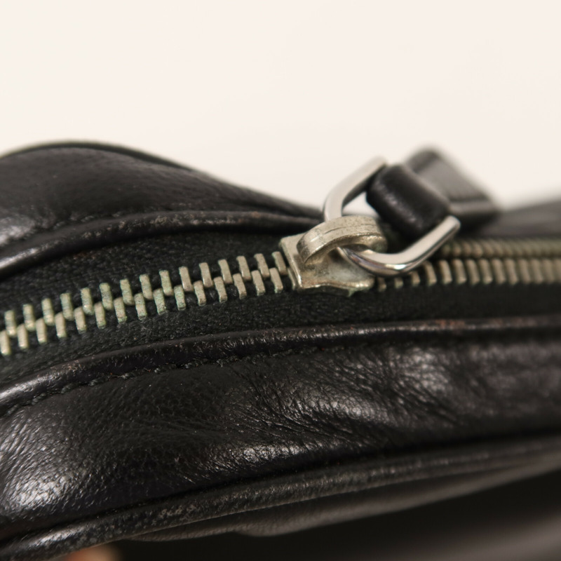 PRADA 牛皮皮革Rivet鏈帶肩背袋-23