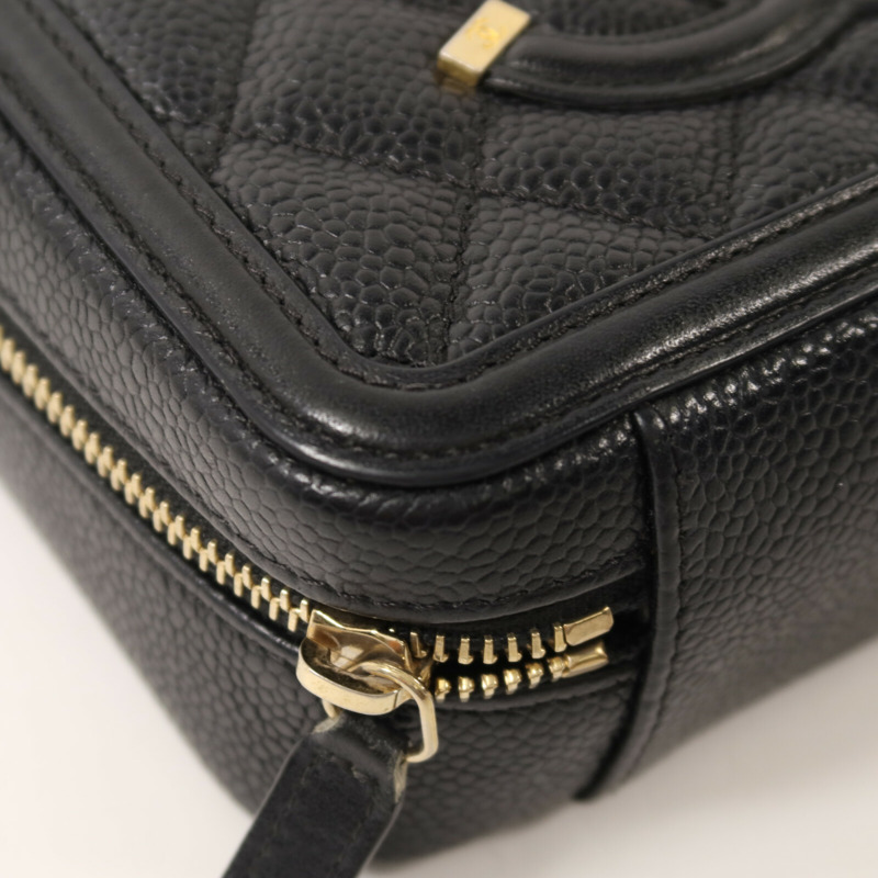 CHANEL 牛皮皮革Filigree Camera Bag鏈帶肩背袋-10