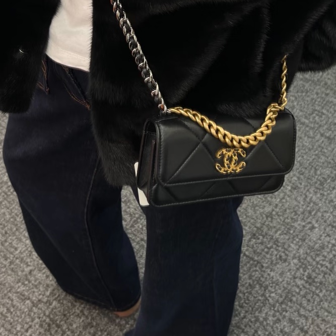 🛼CHANEL香奈兒經典黑金19bag羊皮菱格紋woc鏈條發財包-7