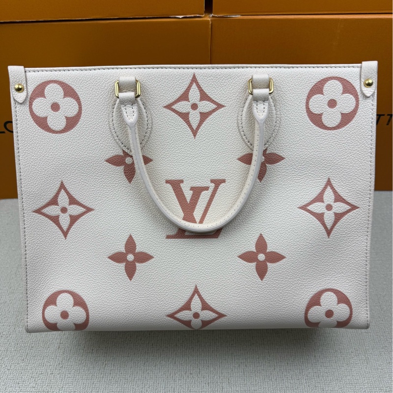 LV 全新現貨帶票，onthego中號草莓牛奶，可以過檢成色很新-1