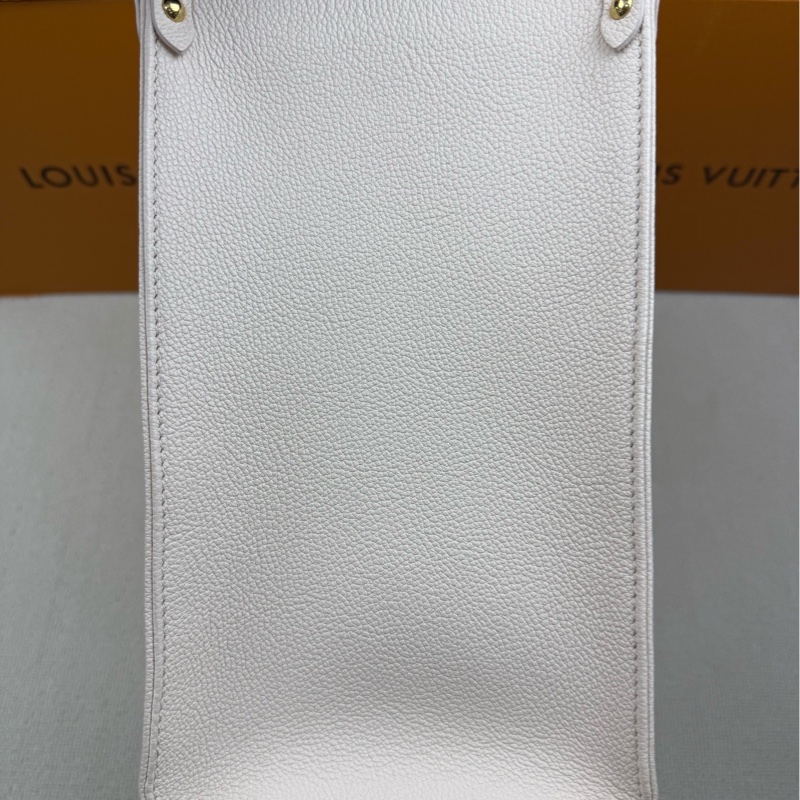 LV 全新現貨帶票，onthego中號草莓牛奶，可以過檢成色很新-4