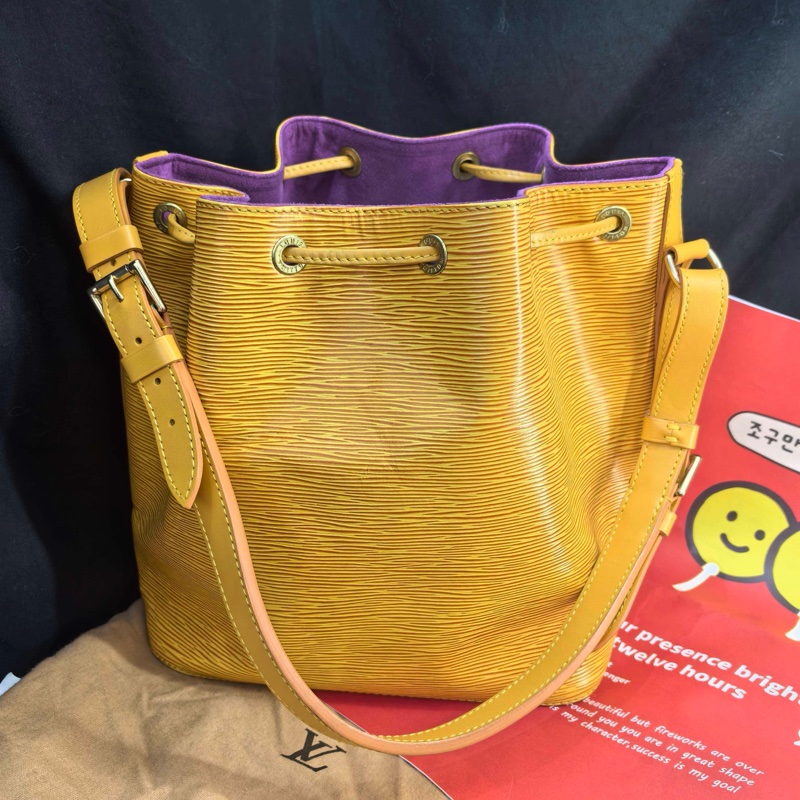 LV路易威登 NOE小號黃色水波紋抽繩水桶-1