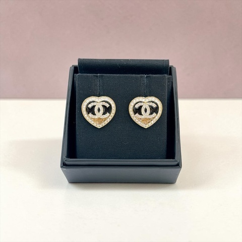 莉亞精品♡ Chanel愛心滿鑽金箔耳針 近新美品