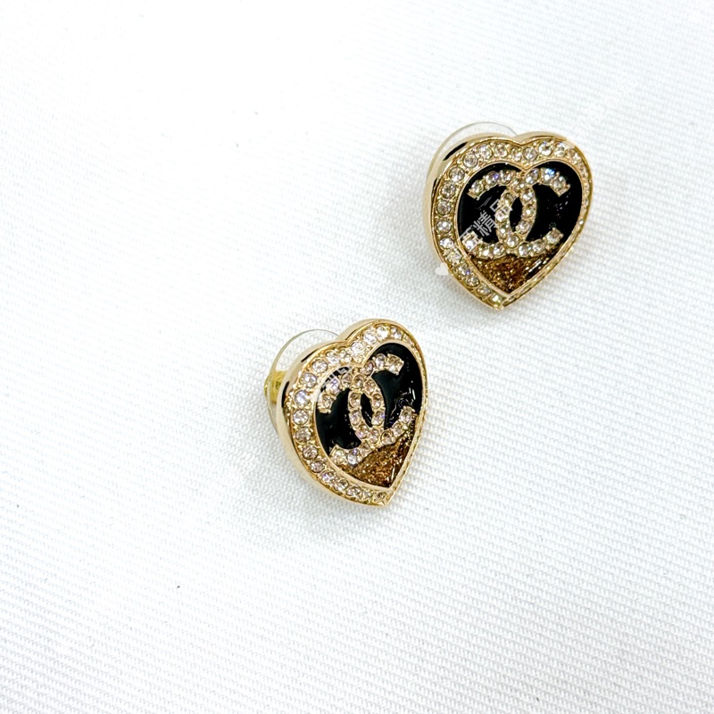 莉亞精品♡ Chanel愛心滿鑽金箔耳針 近新美品-4