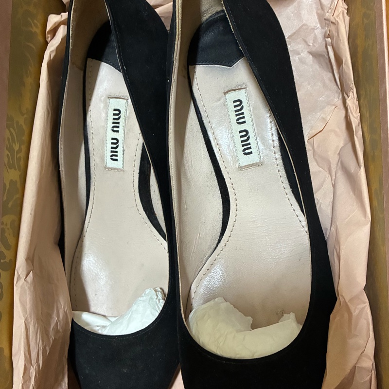Miu Miu 女士黑色低跟鞋 36碼-3
