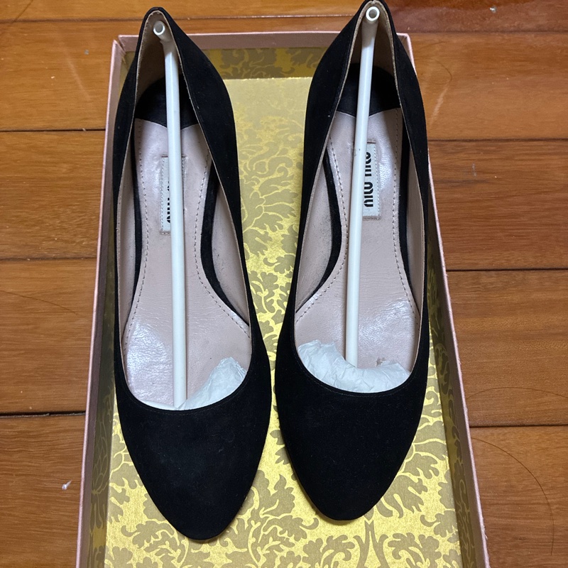 Miu Miu 女士黑色低跟鞋 36碼-5