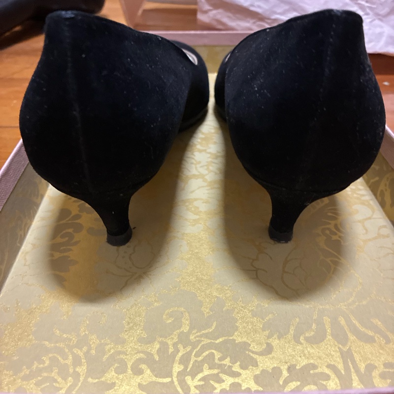 Miu Miu 女士黑色低跟鞋 36碼-6