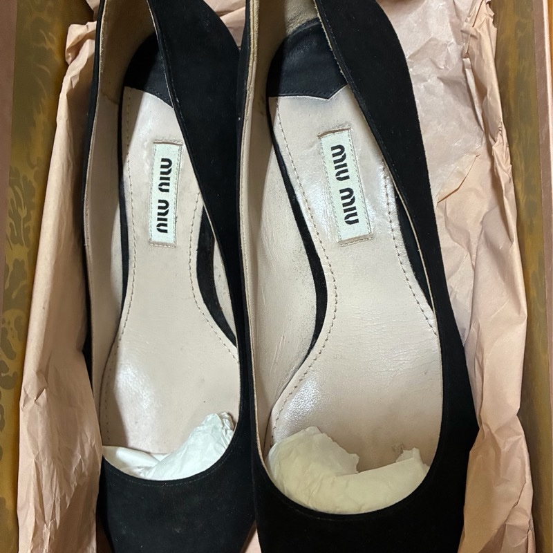 Miu Miu 女士黑色低跟鞋 36碼-9