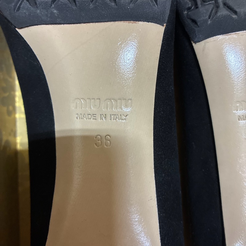 Miu Miu 女士黑色低跟鞋 36碼-13