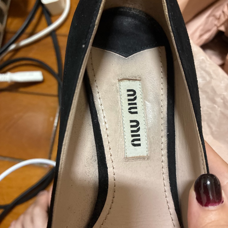 Miu Miu 女士黑色低跟鞋 36碼-21
