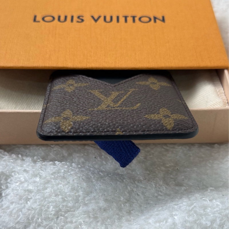 (2026/3月 台灣專櫃購證🇹🇼全配）Lv 磁吸式卡片夾-4