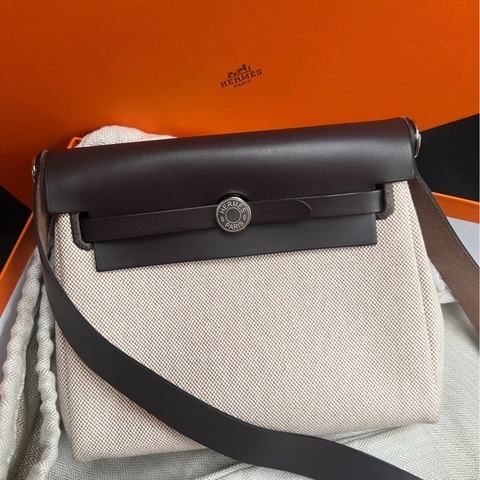 HERMES · 愛馬仕烏木銀扣miniherbag單肩包