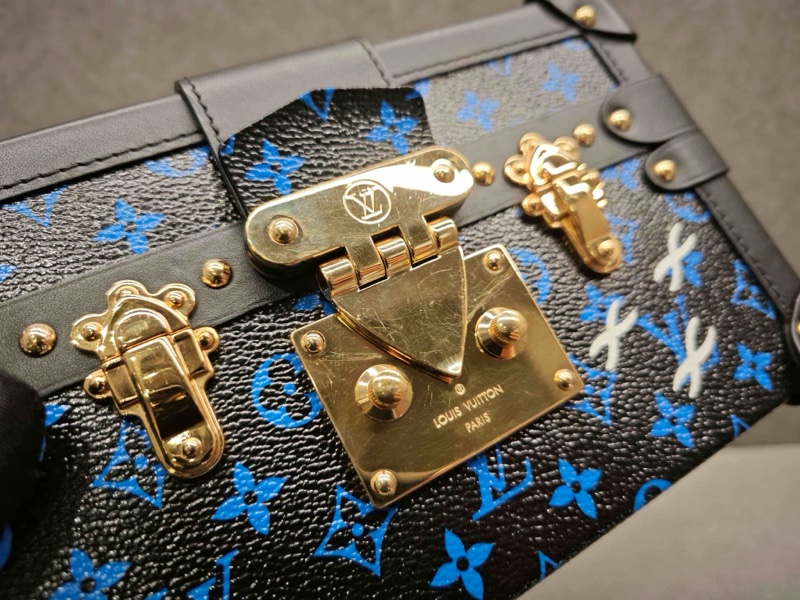 LV路易威登 日本限定 黑藍拼色 老花 硬盒 單肩斜挎包Petite Malle-4