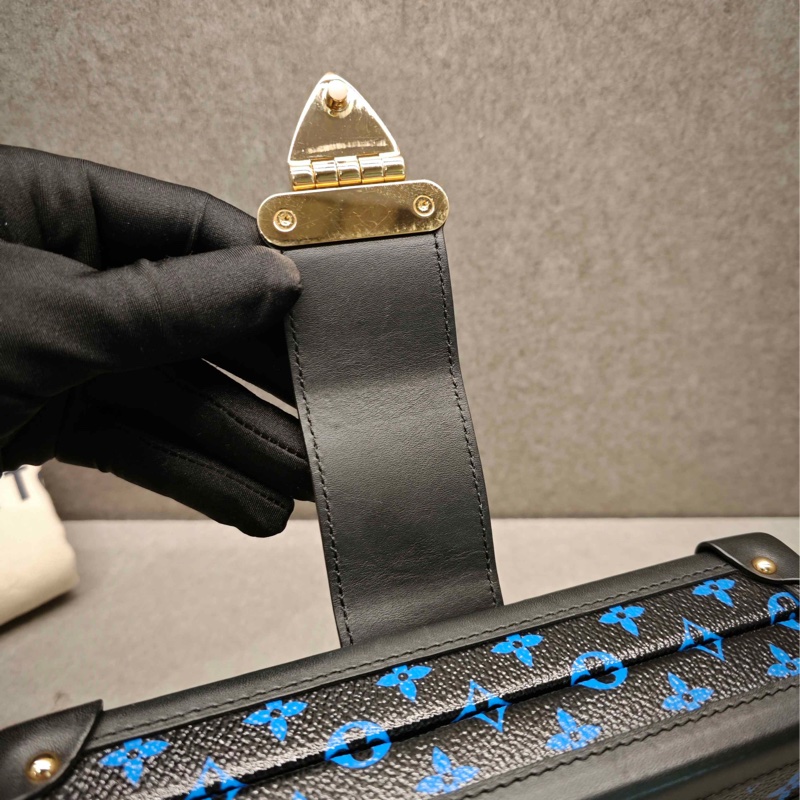 LV路易威登 日本限定 黑藍拼色 老花 硬盒 單肩斜挎包Petite Malle-5