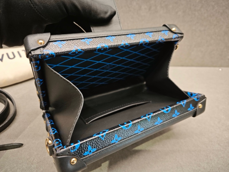 LV路易威登 日本限定 黑藍拼色 老花 硬盒 單肩斜挎包Petite Malle-6