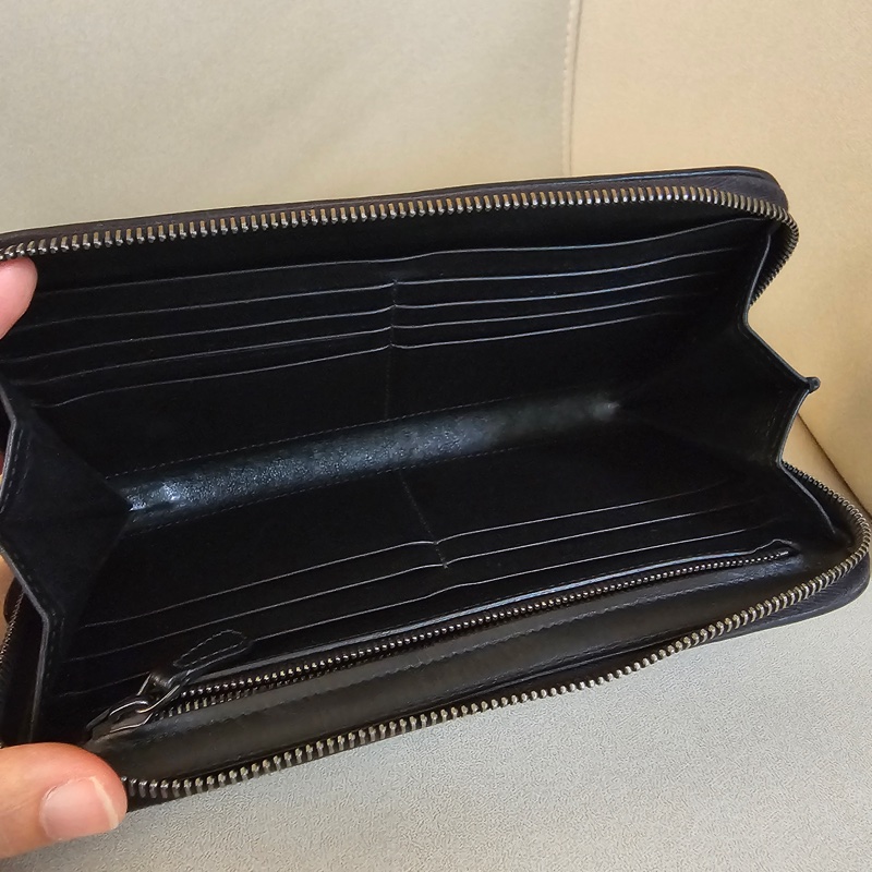 BV 黑色寬版拉鍊長夾-6