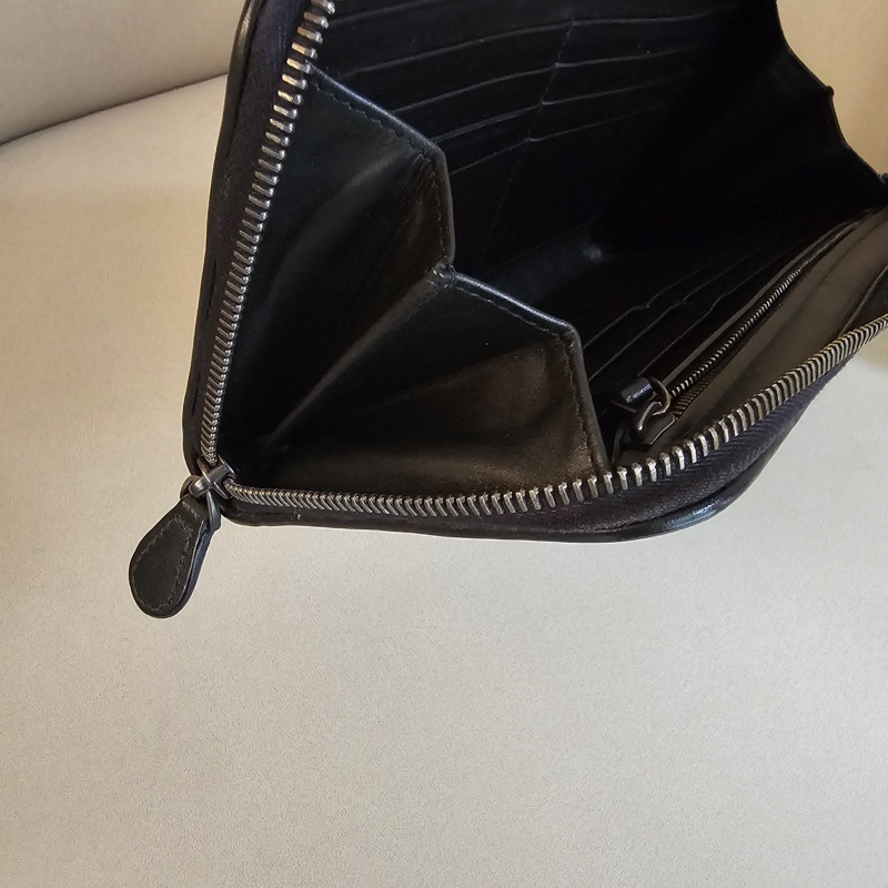 BV 黑色寬版拉鍊長夾-7