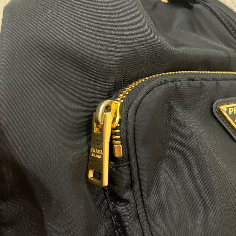 Prada 尼龍 水桶包 附揹帶 女神款 林允兒-4